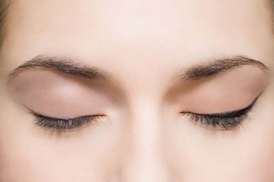 眼部的眼角皱纹怎么去除 改善肌肤衰老的办法