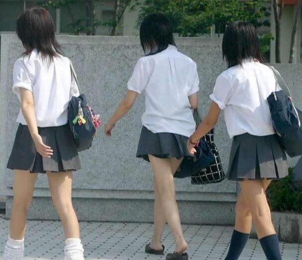 为什么日本女生喜欢穿超短裤？