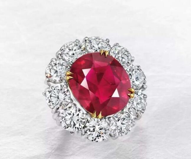 彩色宝石和钻石哪个值得收藏？
