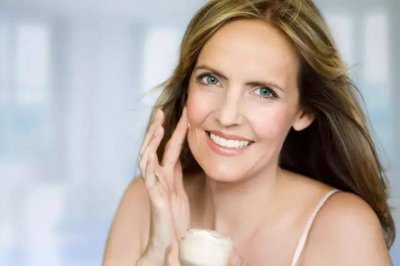 四十多岁女人用什么护肤品比较好？
