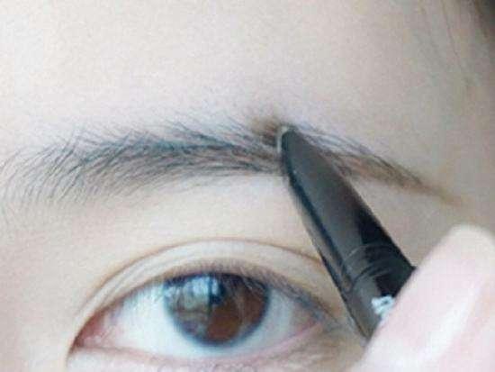 眉粉和眉笔区别是什么？哪个好用