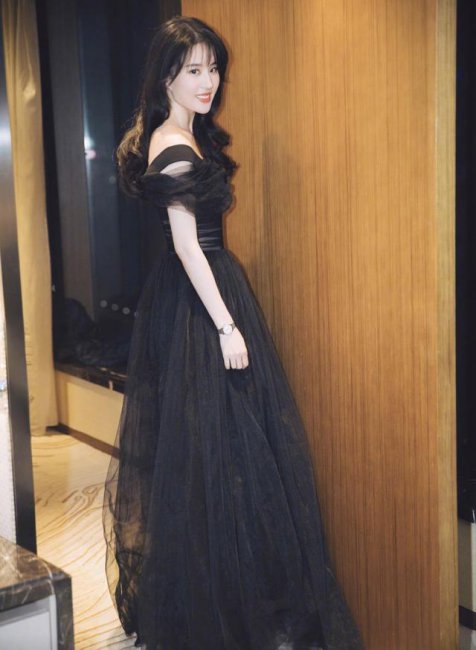 刘亦菲最新的裙子图片