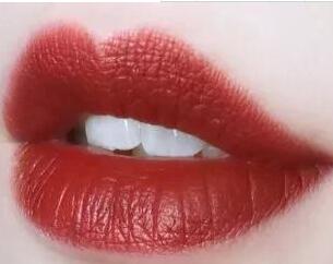 唇色深的人适合什么颜色的口红？