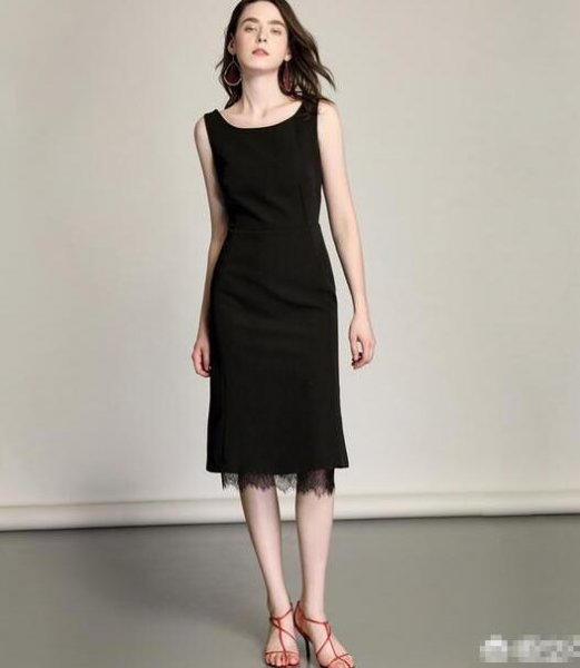 今年最流行的小黑裙款式大全