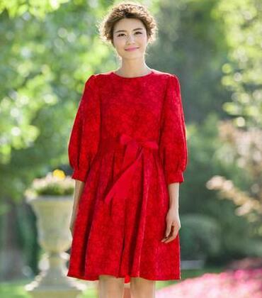 2022年新款红色连衣裙