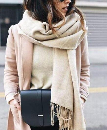 冬季什么颜色款式围巾搭配好看？