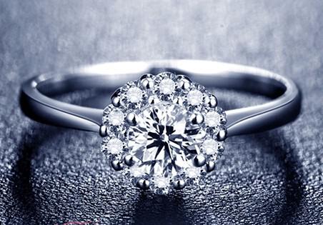 最新款钻石结婚戒指图片