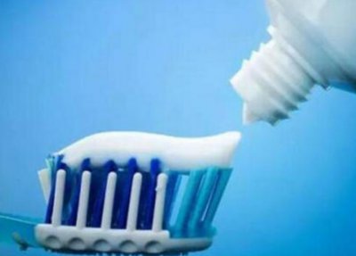 水合硅石牙膏中的作用有哪些 牙膏中需避免的成分