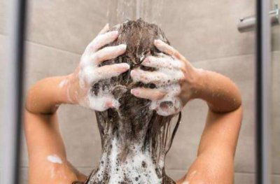 洗手液可以用来洗头发吗 洗手液洗头发好吗