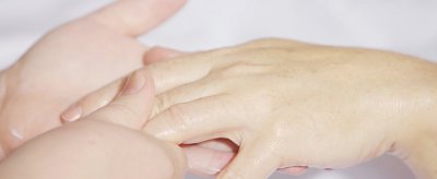 手部皮肤粗糙怎么办 手部变粗糙的原因