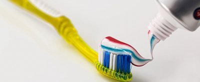 牙膏怎么去黑头 牙膏洗脸的效果