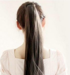 扎头发简单又好看步骤是怎么样的 扎头发简单又好看步骤