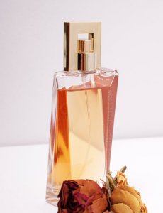 简单的自制桂花香水怎么做 自制鲜花香水的方法