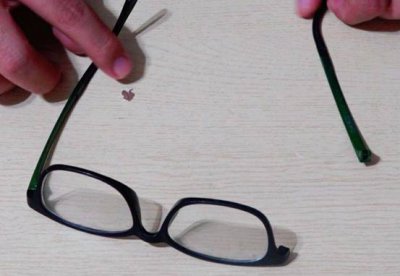 眼镜框断了怎么修复 避免眼镜框断裂