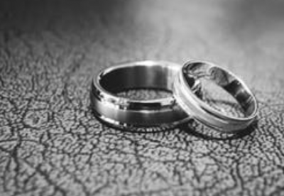戒指的寓意和象征 订戒与婚戒区别