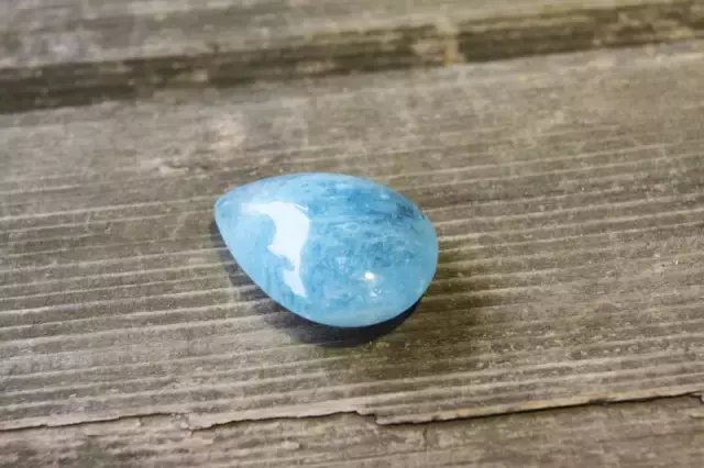 蓝宝石和蓝晶石的区别 蓝晶和蓝宝石是同种物质吗_http://www.tianyiqj.com_热点资讯_第2张