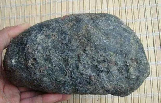 什么是翡翠原石