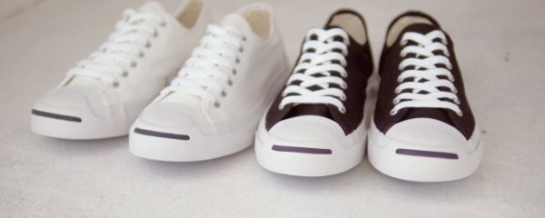 白色帆布鞋鞋带系法