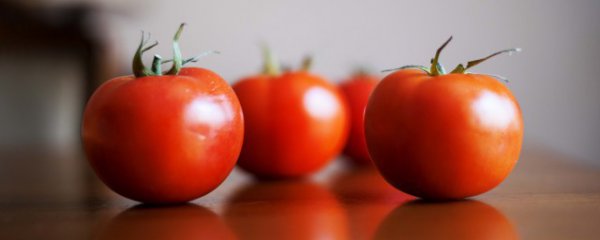催熟西红柿与自然熟的西红柿区别